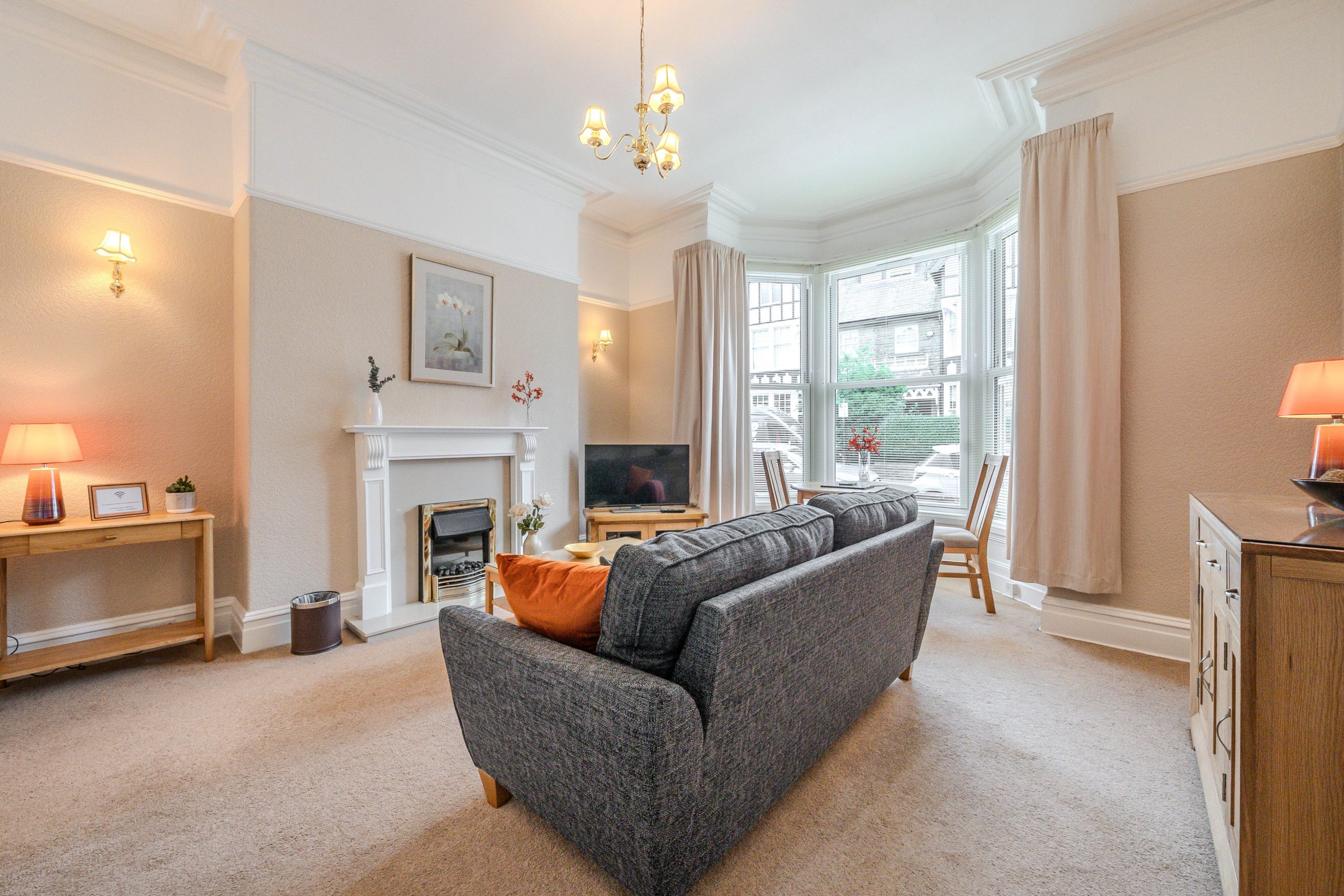 Apt 1 9 East Park Road - image 3