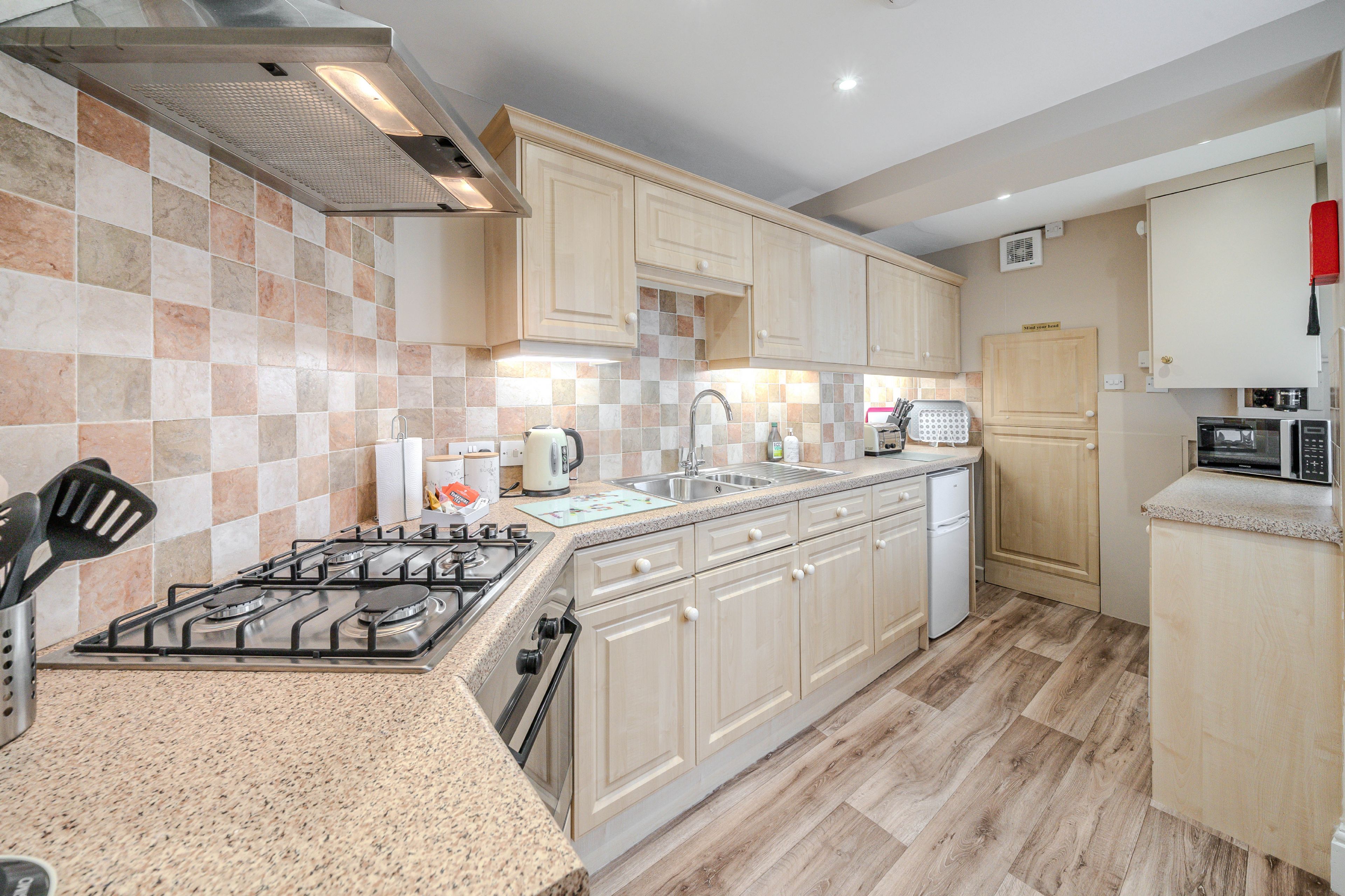 Apt 1 9 East Park Road - image 11