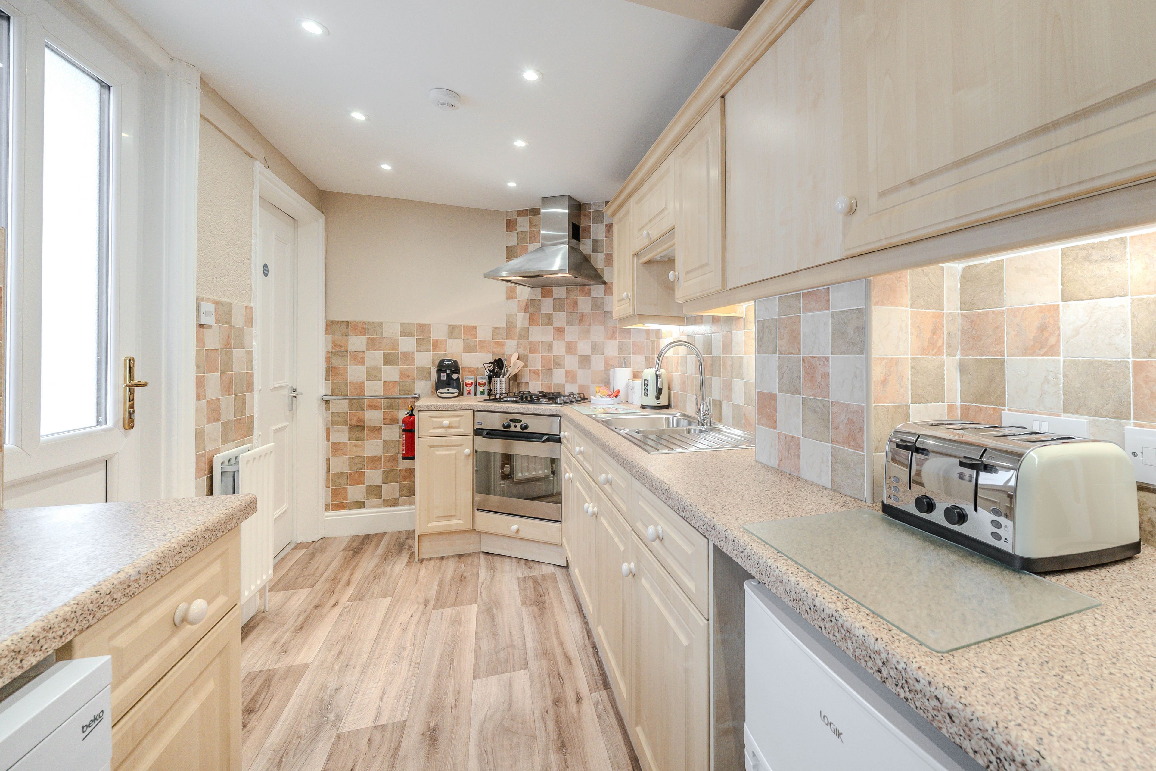 Apt 1 9 East Park Road - image 12