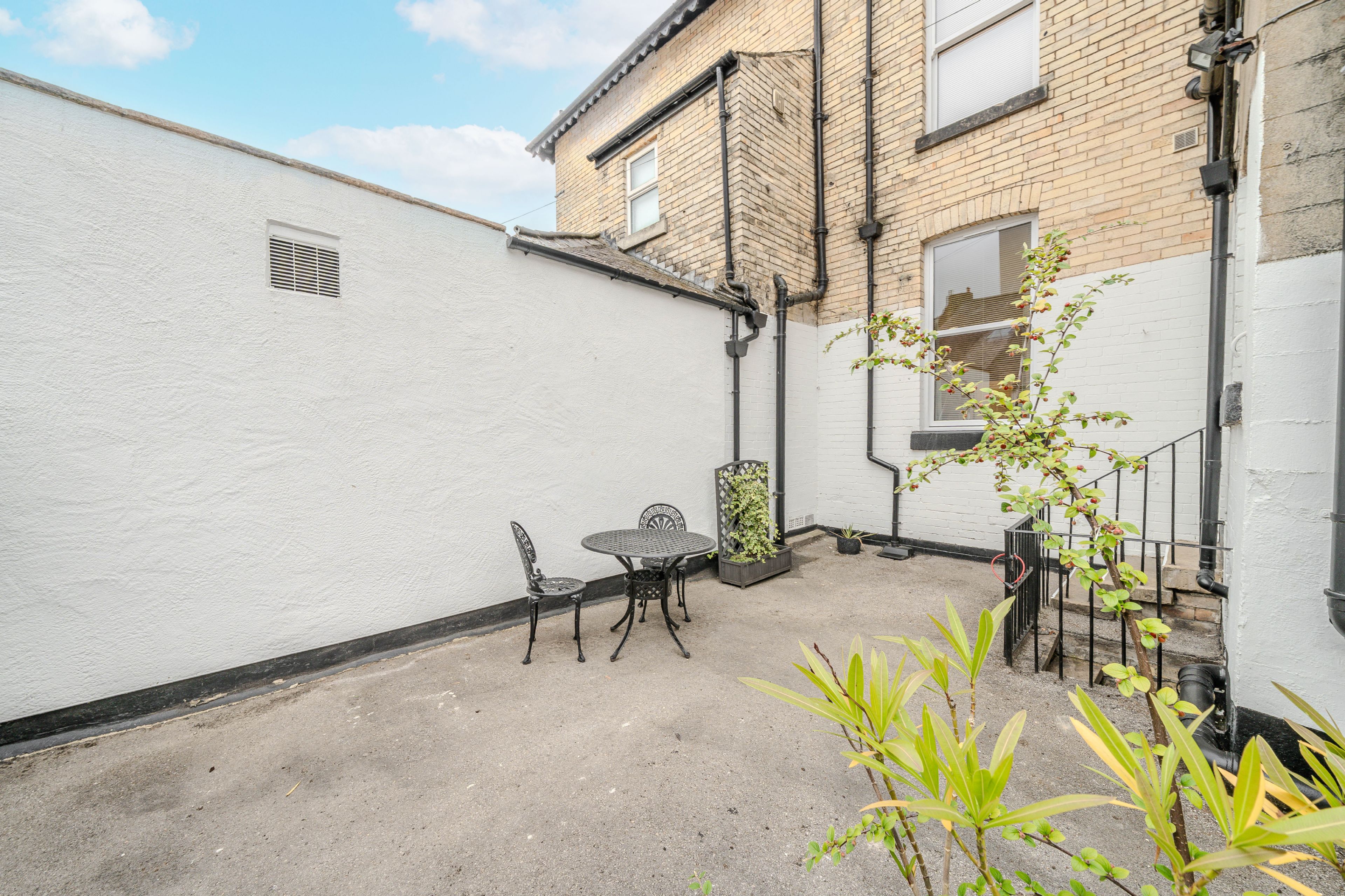 Apt 1 9 East Park Road - image 15