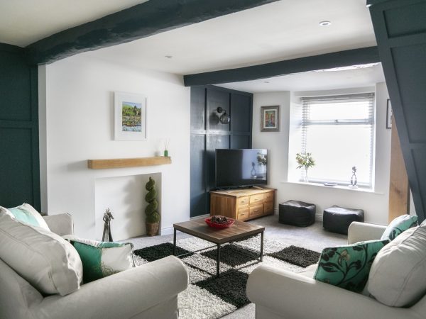 White Cottage — Deluxe 2 bedroom apartment